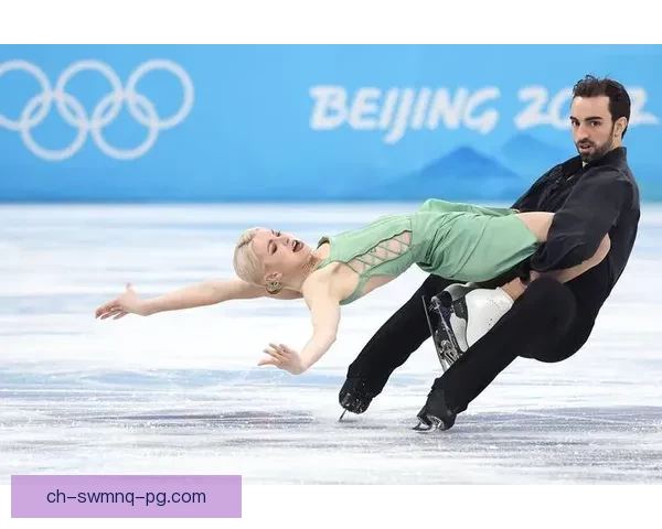 滑冰杯赛：冰上精灵的华丽舞蹈角逐