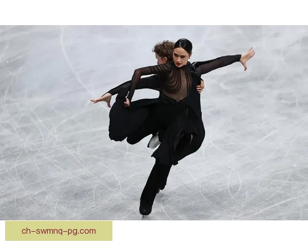 滑冰大奖赛震撼开赛，冠军花落谁家？